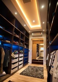 Большая открытая гардеробная комната с комбинированным наполнением Орёл
